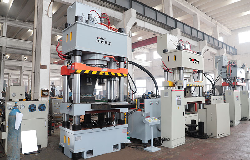 630噸(dūn)牛羊舔磚液壓機(jī)鹽磚機視頻