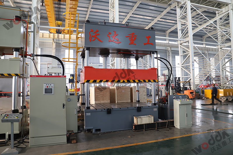 200噸汽車門闆成型機 200噸汽車門闆成型機