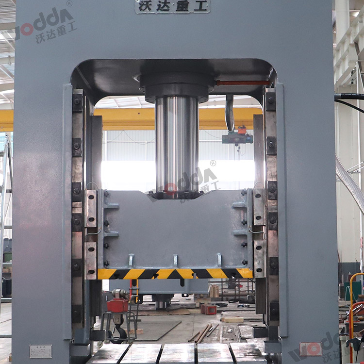 200噸框架液壓機(滑塊,導軌) 200噸框架液壓機(滑塊,導軌)