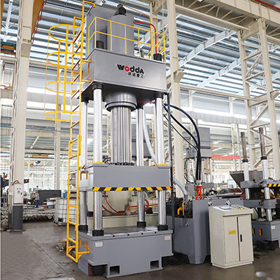 模壓玻璃鋼軟(ruǎn)水罐底座液壓(yā)機_500噸四柱液壓(yā)機廠家