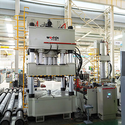 大直徑封(feng)頭拉伸液壓機(jī)_1750噸封頭拉伸機(jī)